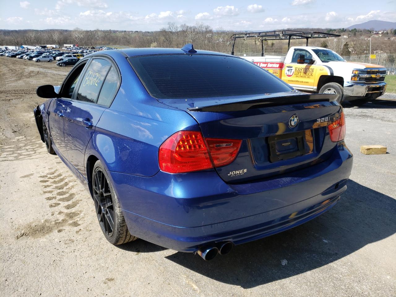 Photo 3 from auction – 2011 BMW 328 I SULE with VIN WBAPH5C58BA447116