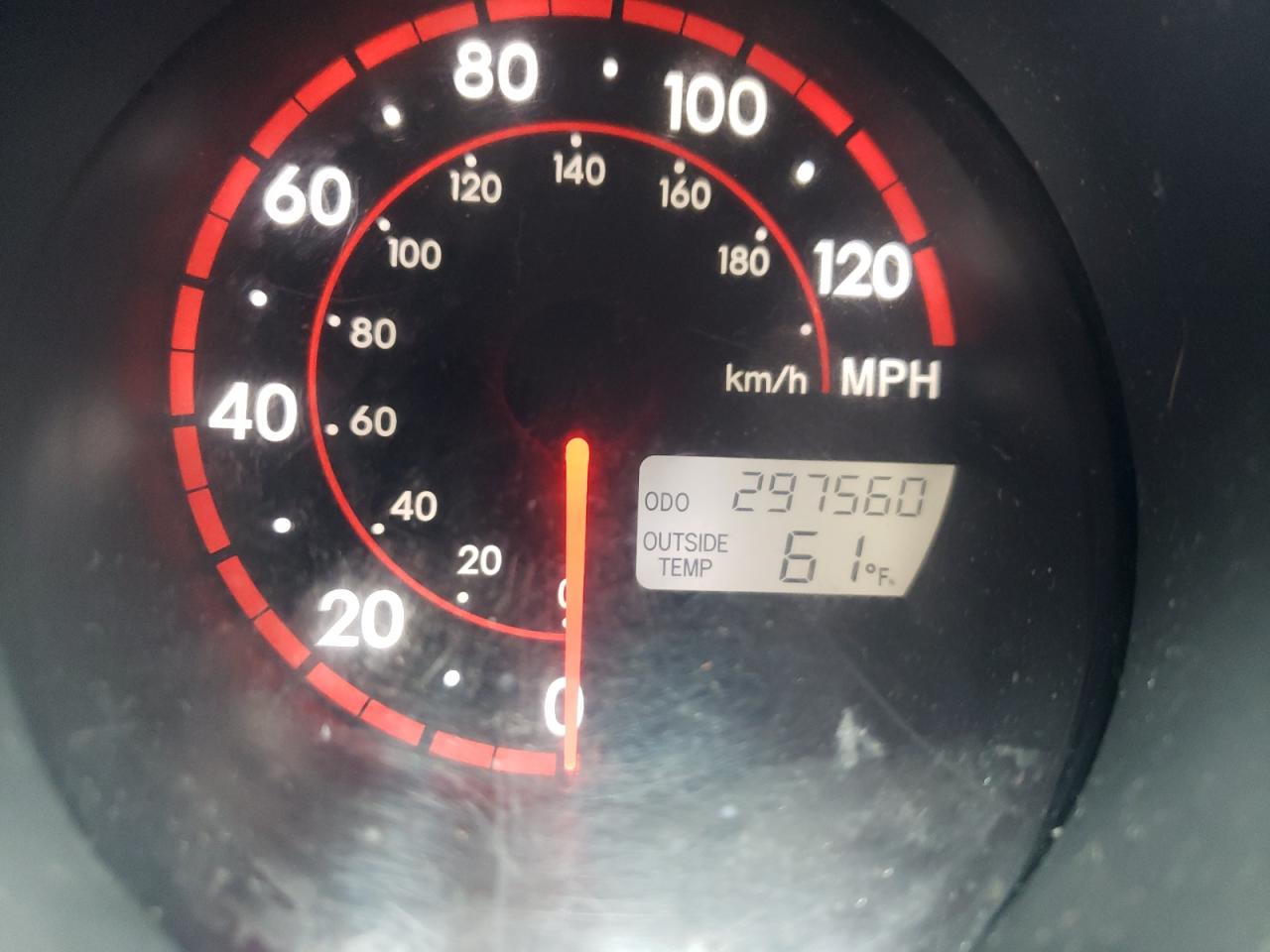 Photo 8 from auction – 2005 TOYOTA MATRIX with VIN 2T1KR32E15C493046