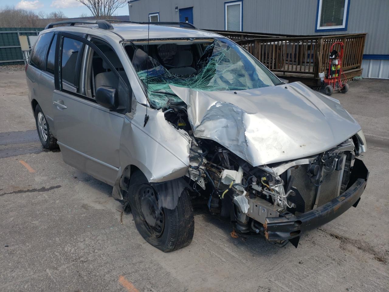 Photo 1 from auction – 2005 TOYOTA SIENNA CE with VIN 5TDZA23C35S382597