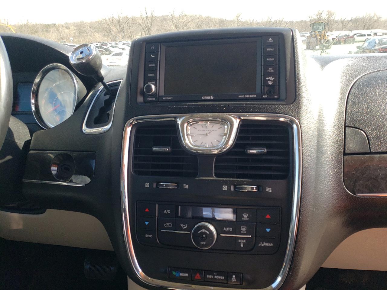 Photo 9 from auction – 2012 CHRYSLER TOWN & COU with VIN 2C4RC1CG9CR133136
