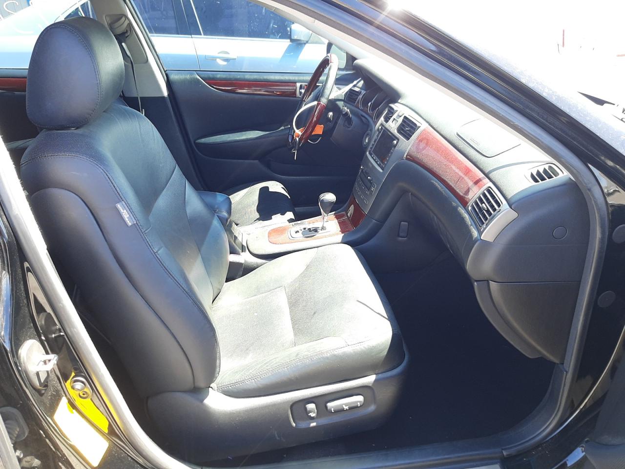 Photo 5 from auction – 2005 LEXUS ES 330 with VIN JTHBA30G655076139