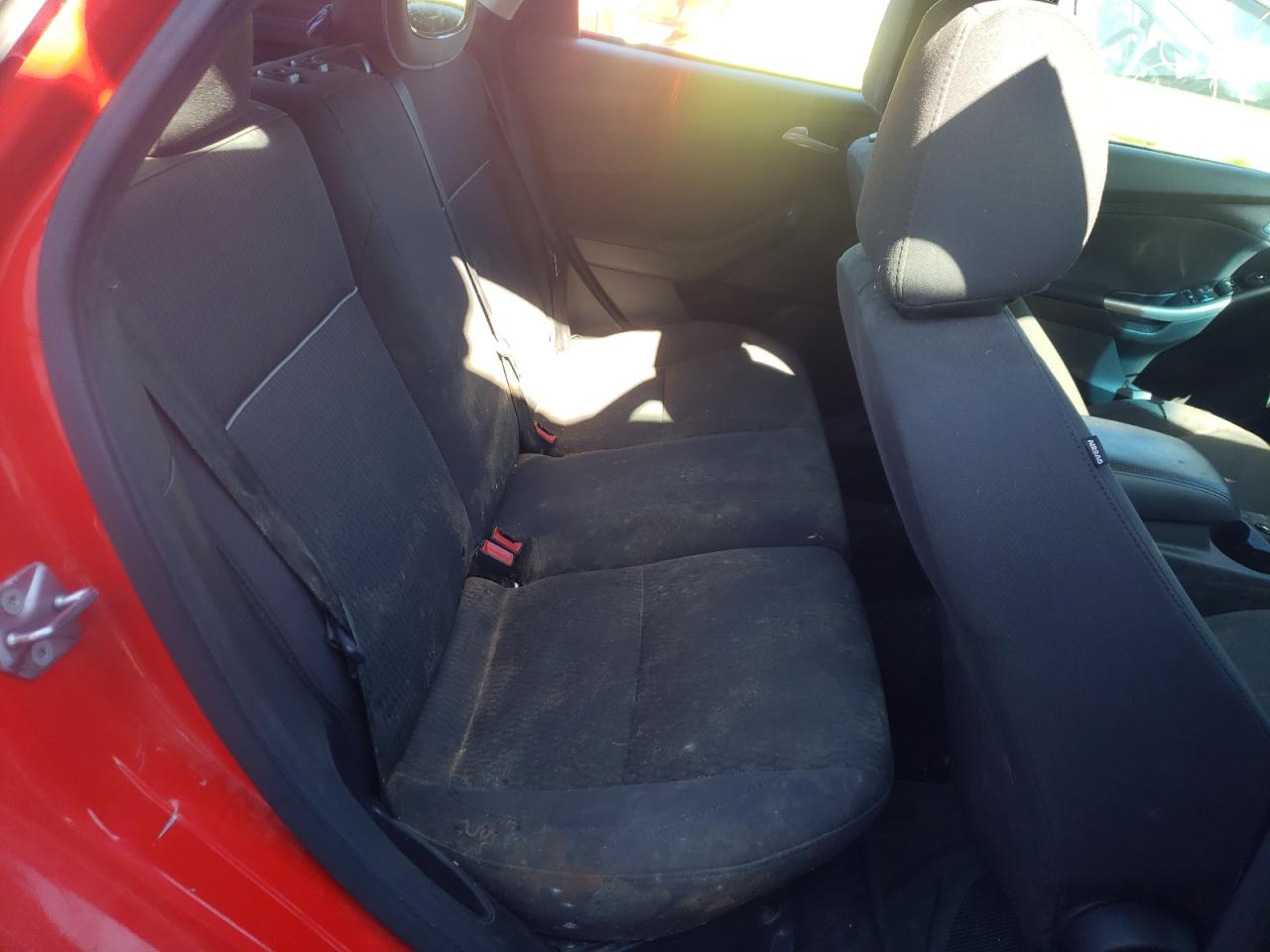 Photo 6 from auction – 2012 FORD FOCUS SEL with VIN 1FAHP3M20CL393440
