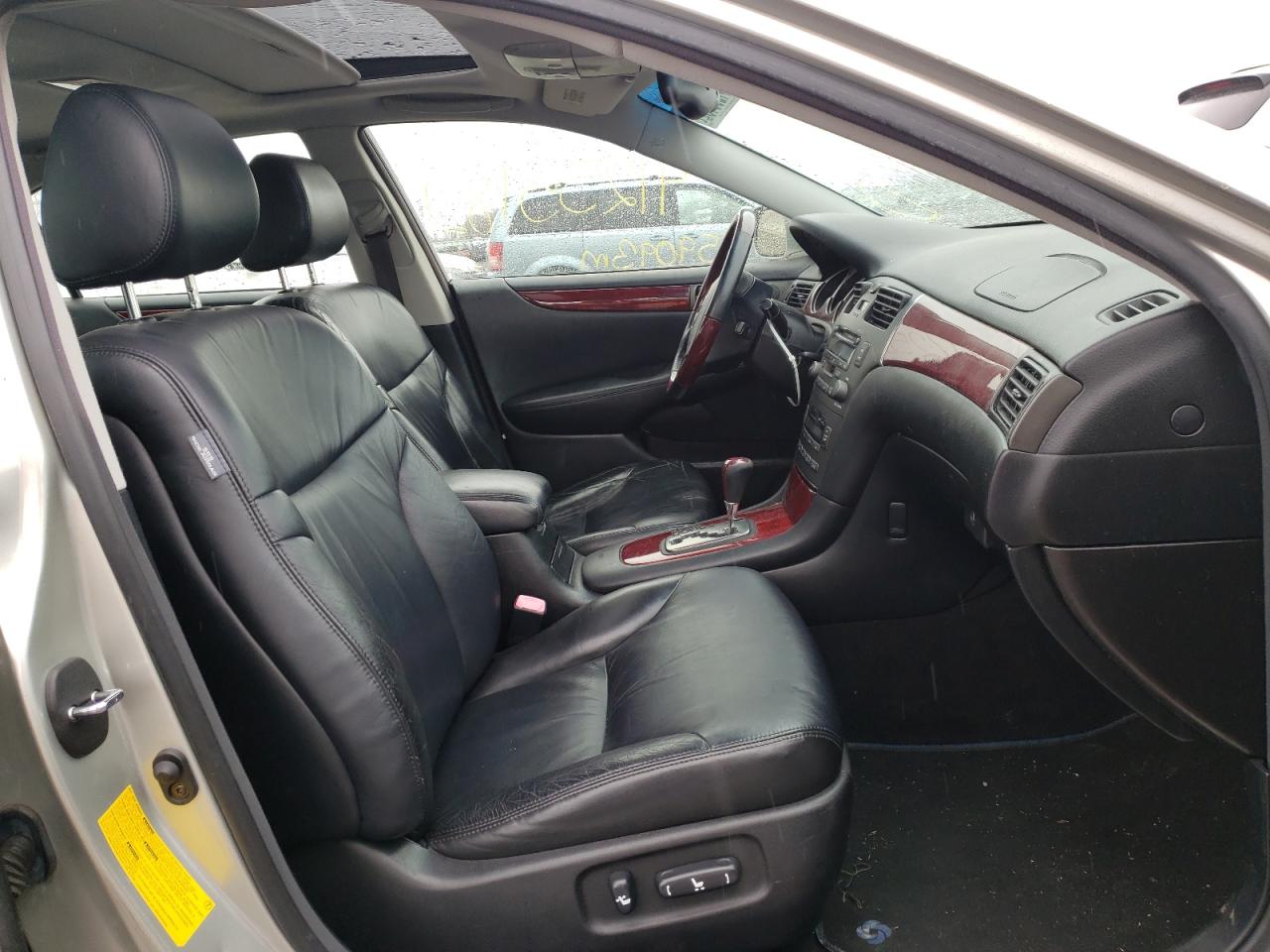 Photo 5 from auction – 2004 LEXUS ES 330 with VIN JTHBA30G045034984