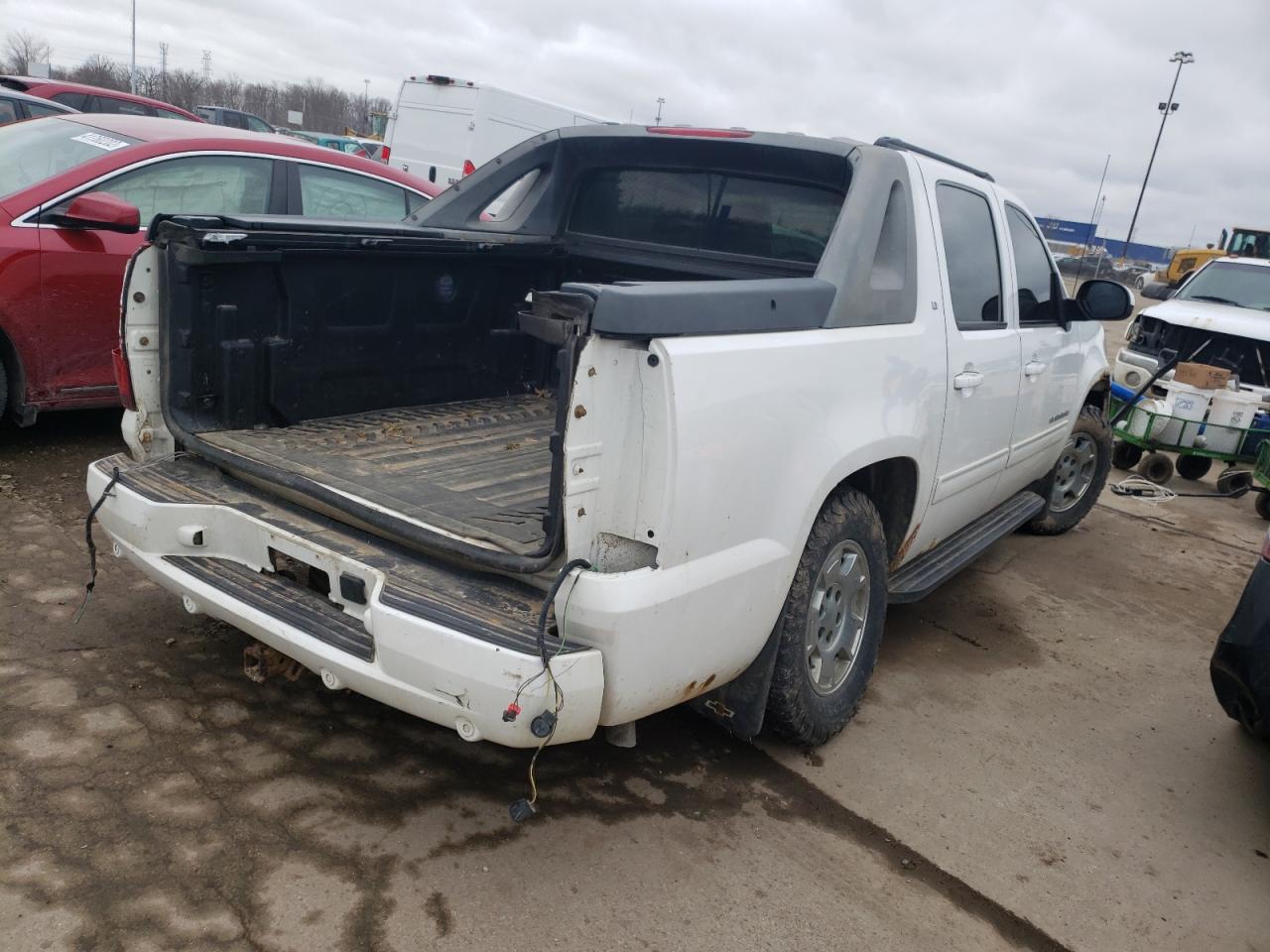 Photo 4 from auction – 2010 CHEVROLET AVALANCHE with VIN 3GNVKFE08AG212113