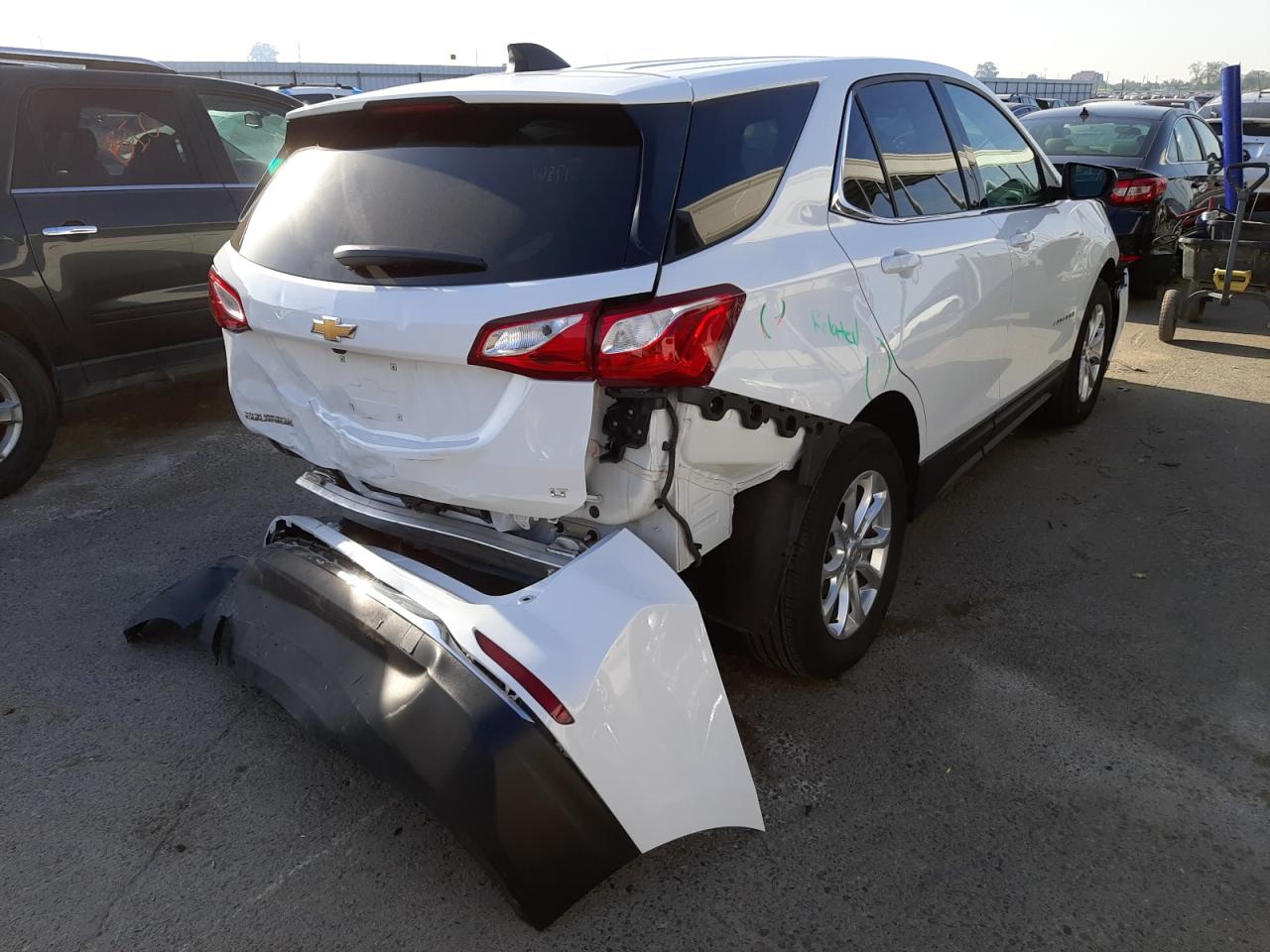 Photo 4 from auction – 2020 CHEVROLET EQUINOX LT with VIN 2GNAXKEV4L6230109