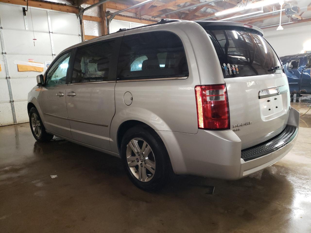 Photo 3 from auction – 2010 DODGE GRAND CARA with VIN 2D4RN5DX2AR446609