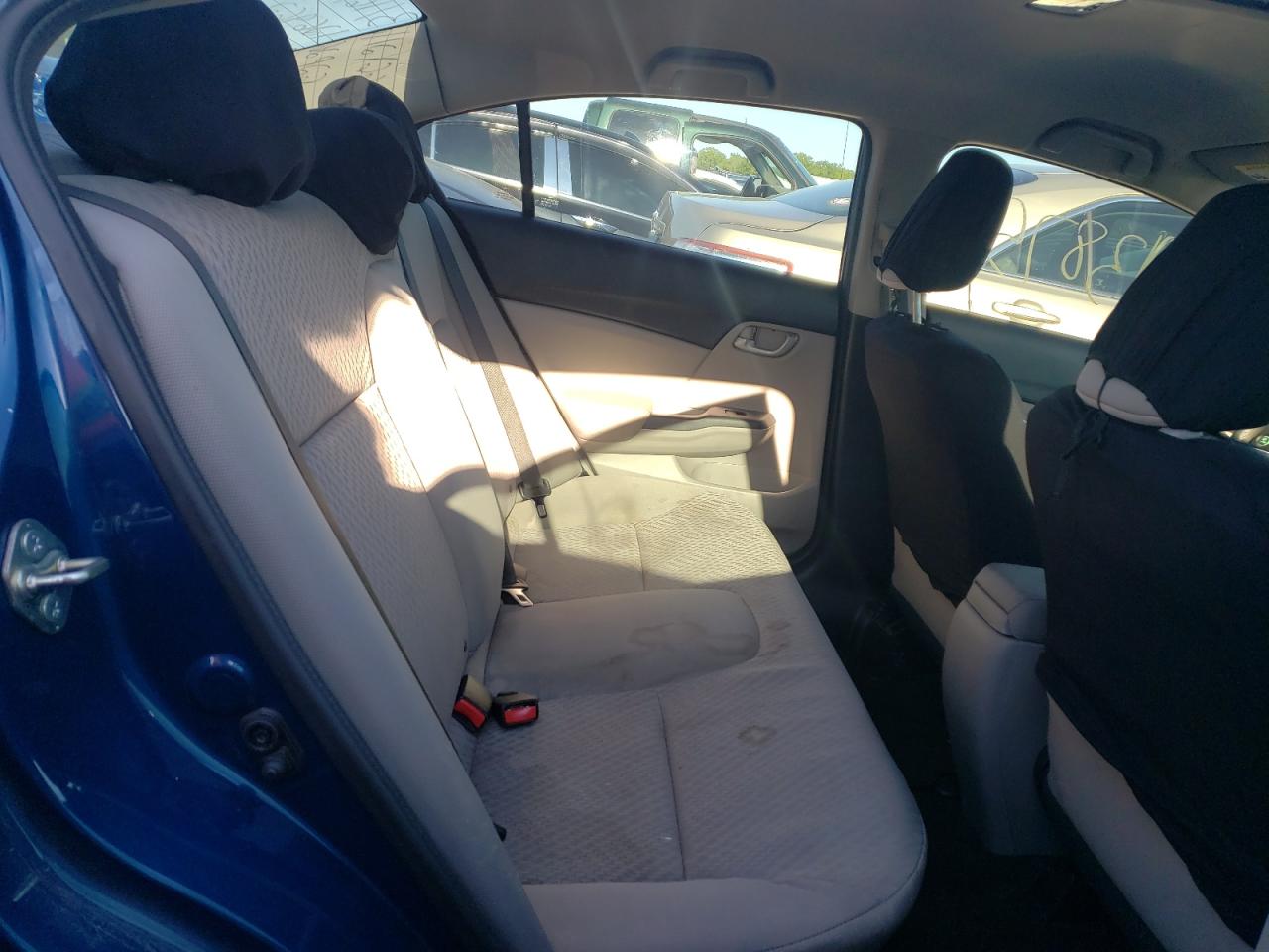 Photo 6 from auction – 2014 HONDA CIVIC LX with VIN 19XFB2F53EE035682