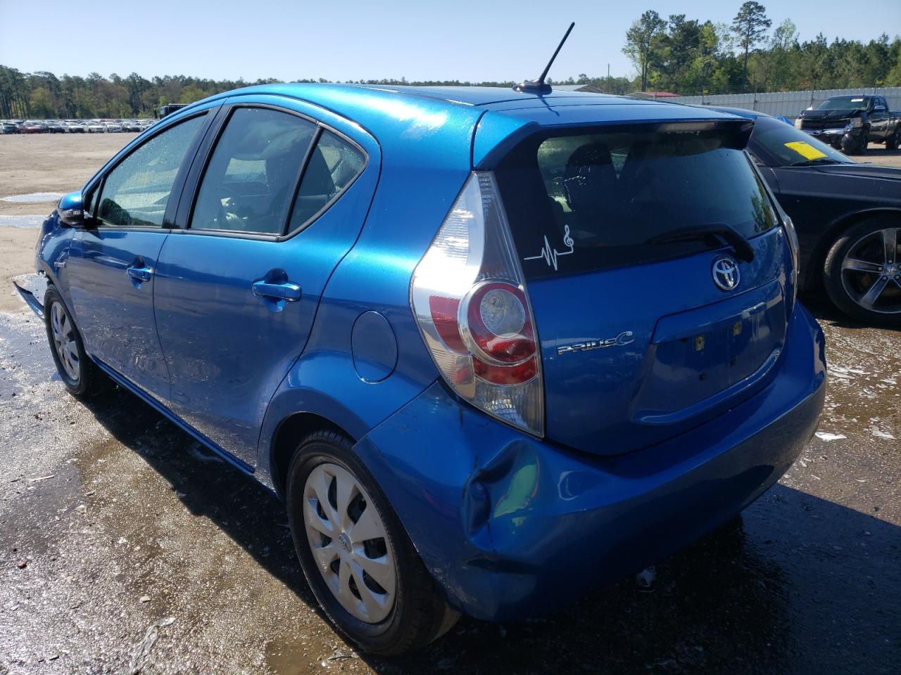 Photo 3 from auction – 2014 TOYOTA PRIUS C with VIN JTDKDTB33E1575099