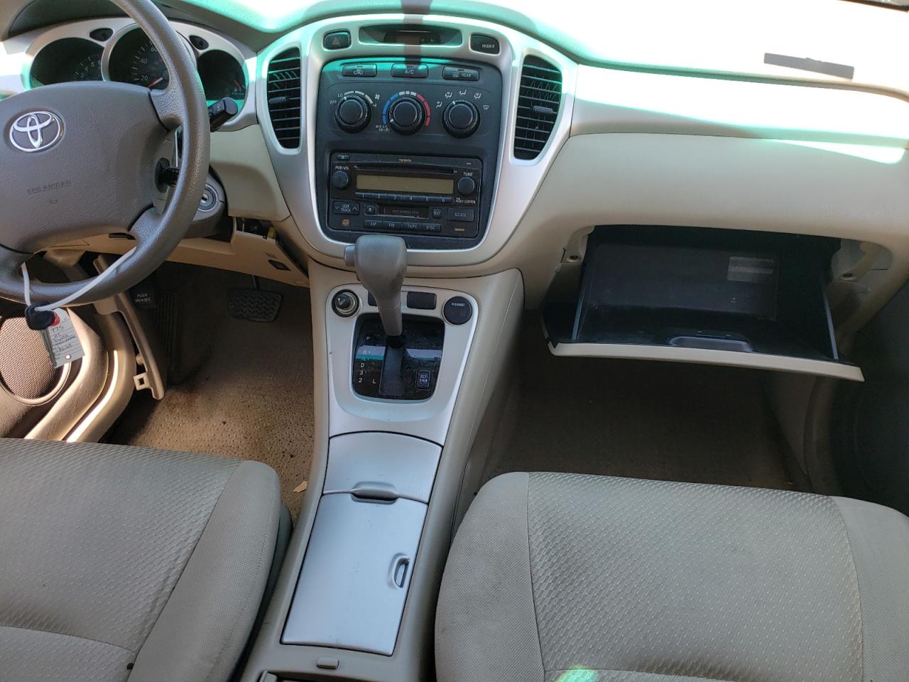 Photo 9 from auction – 2005 TOYOTA HIGHLANDER with VIN JTEGP21A050081775