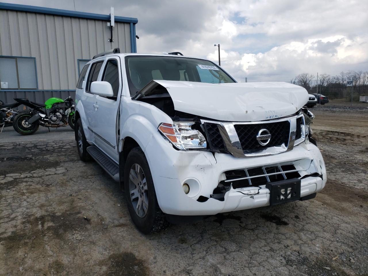 NISSAN PATHFINDER 2011 with VIN 5N1AR1NNXBC633669 - Photo from auction