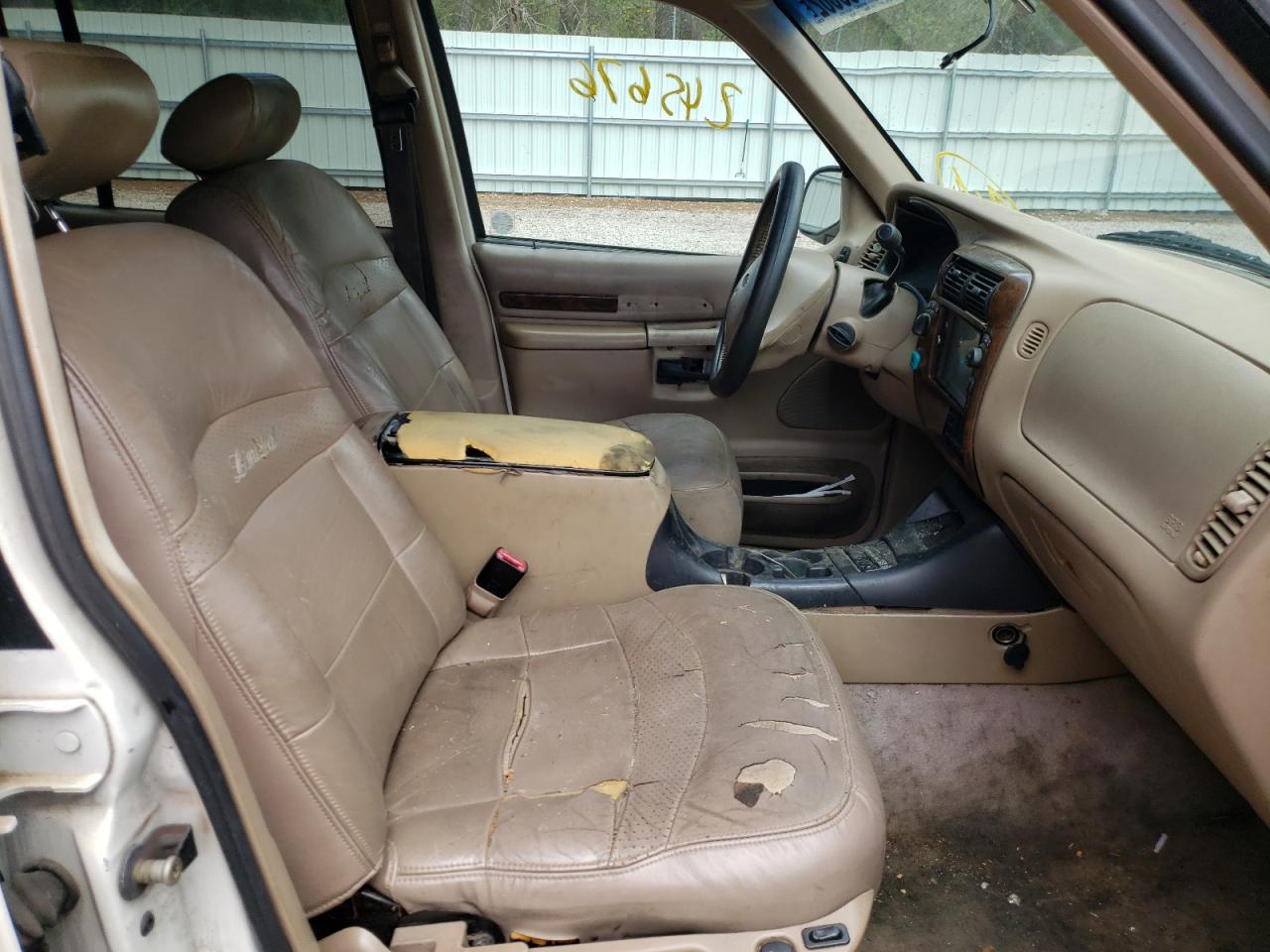 Photo 5 from auction – 2000 FORD EXPLORER L with VIN 1FMZU75E3YZB65892