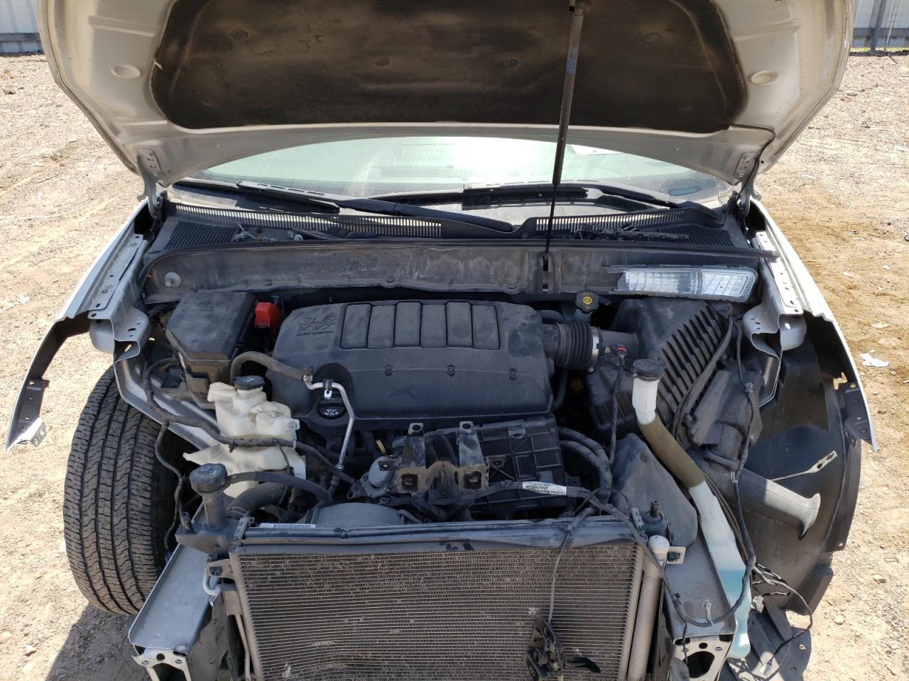 Photo 7 from auction – 2017 CHEVROLET TRAVERSE L with VIN 1GNKRFED8HJ161884