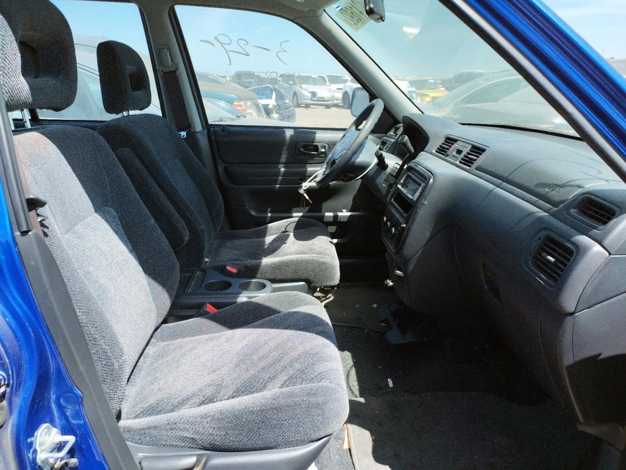 Photo 5 from auction – 2001 HONDA CR-V LX with VIN JHLRD18481C034117