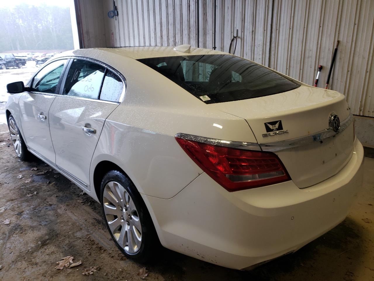 Photo 3 from auction – 2015 BUICK LACROSSE with VIN 1G4GC5G39FF140651