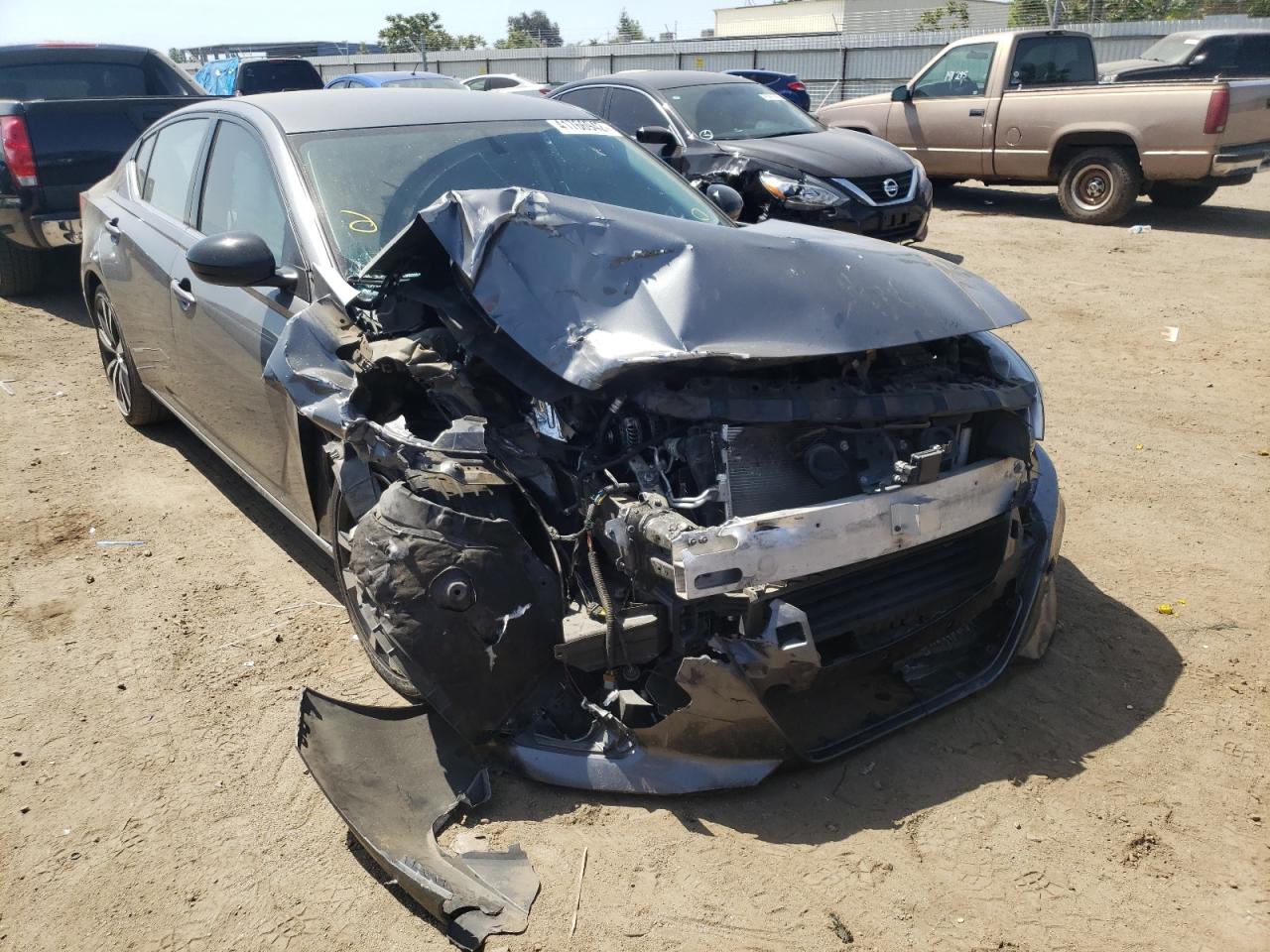 Photo 9 from auction – 2019 NISSAN ALTIMA SR with VIN 1N4BL4CV7KC104412