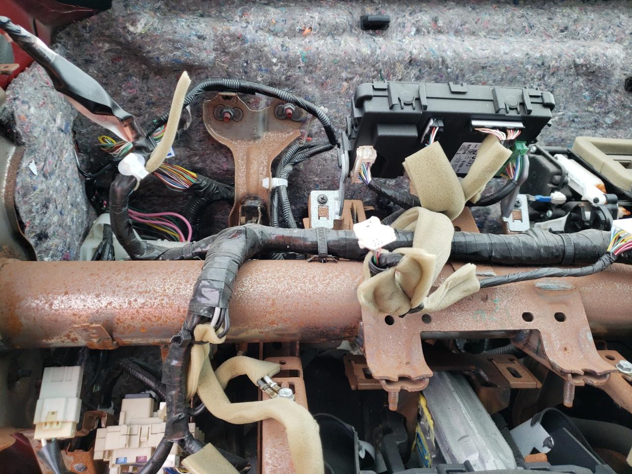 Photo 8 from auction – 2014 NISSAN PATHFINDER with VIN 5N1AR2MM2EC709209