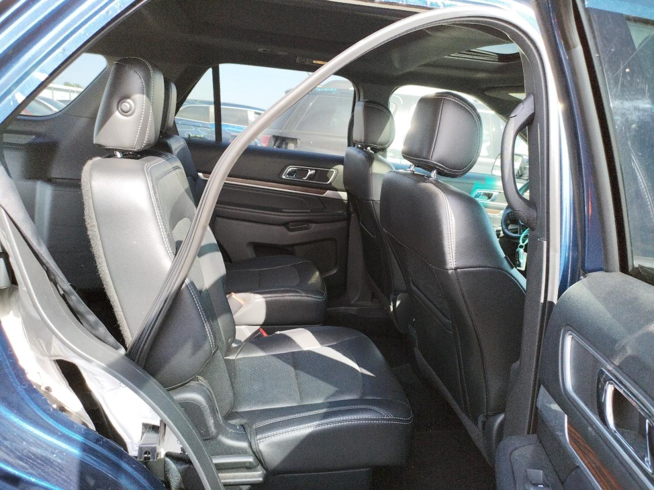 Photo 6 from auction – 2016 FORD EXPLORER L with VIN 1FM5K8FH9GGC99481