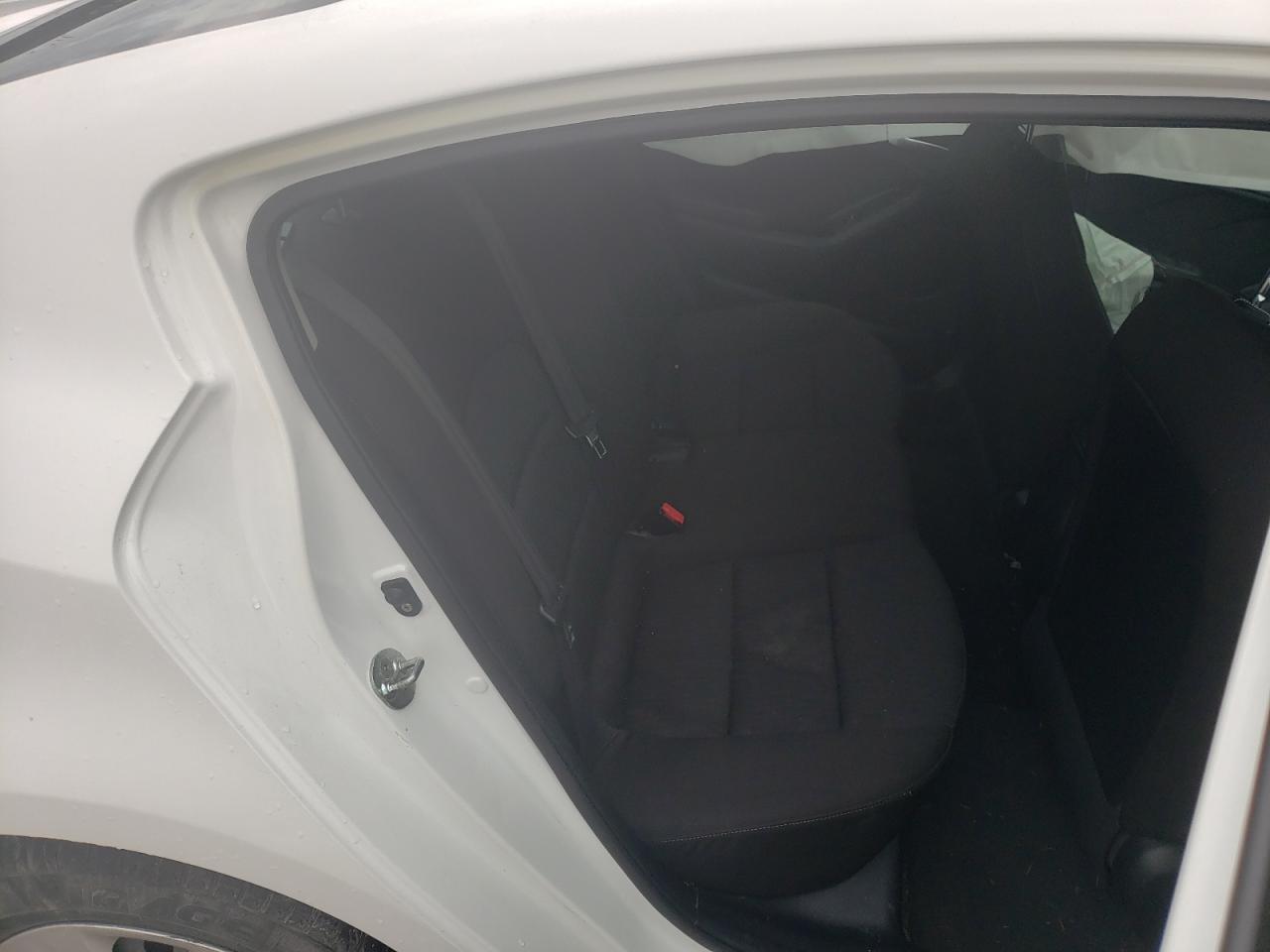 Photo 6 from auction – 2015 KIA FORTE LX with VIN KNAFK4A64F5431741
