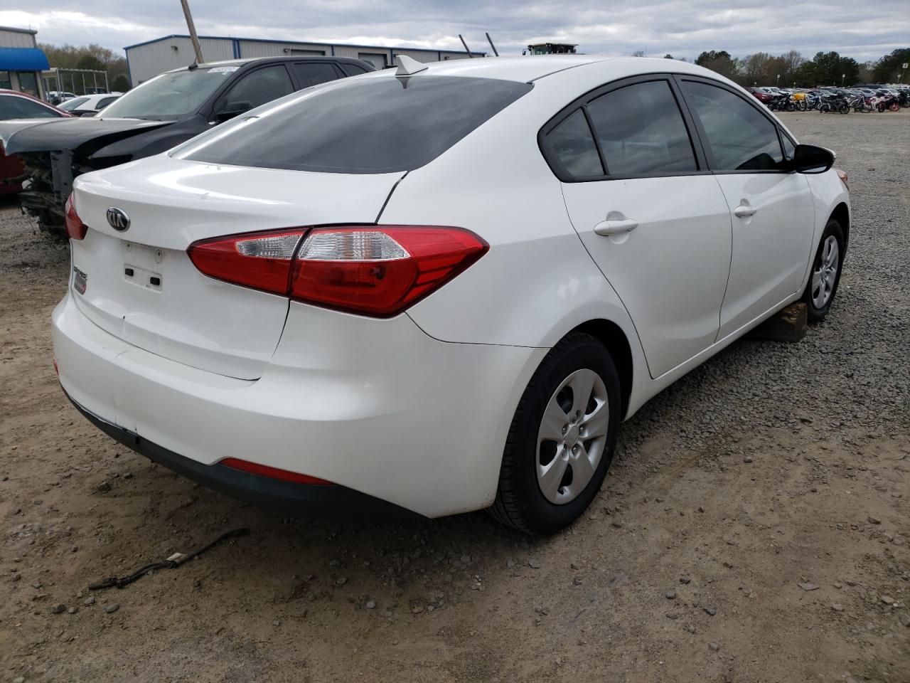 Photo 4 from auction – 2015 KIA FORTE LX with VIN KNAFX4A63F5321412