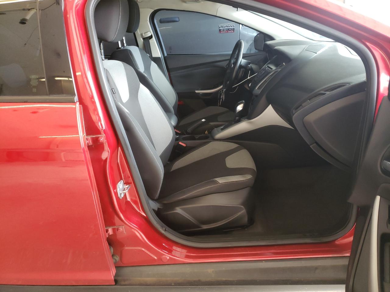 Photo 5 from auction – 2012 FORD FOCUS SE with VIN 1FAHP3F27CL117723