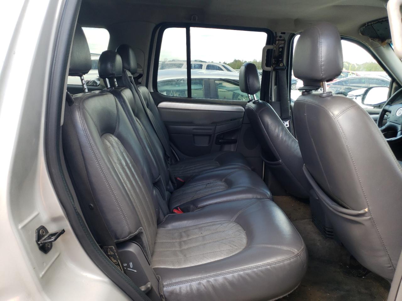 Photo 6 from auction – 2003 MERCURY MOUNTAINEE with VIN 4M2ZU86W33ZJ07043