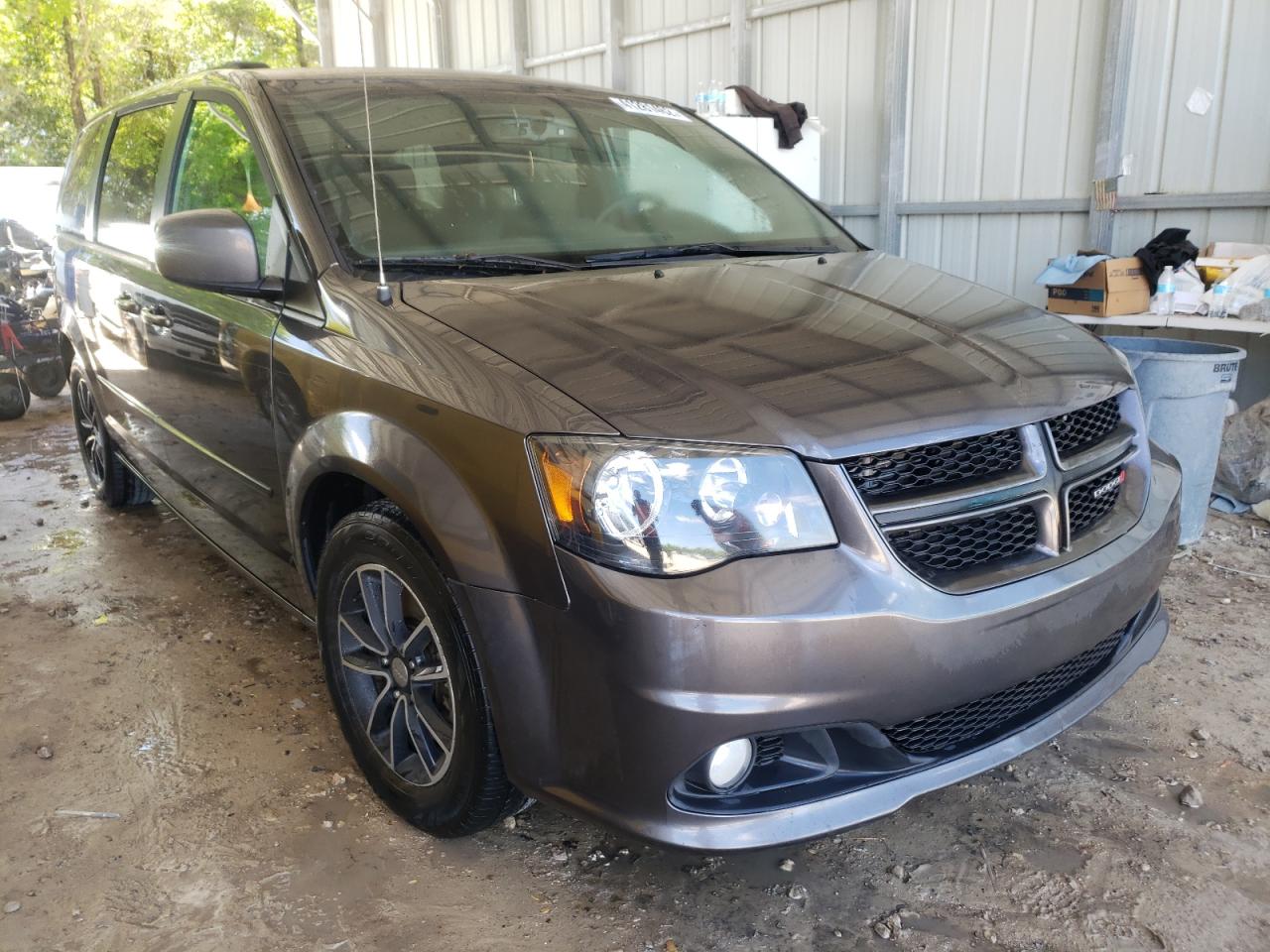 DODGE GRAND CARA 2017 with VIN 2C4RDGEG6HR673810 - Photo from auction