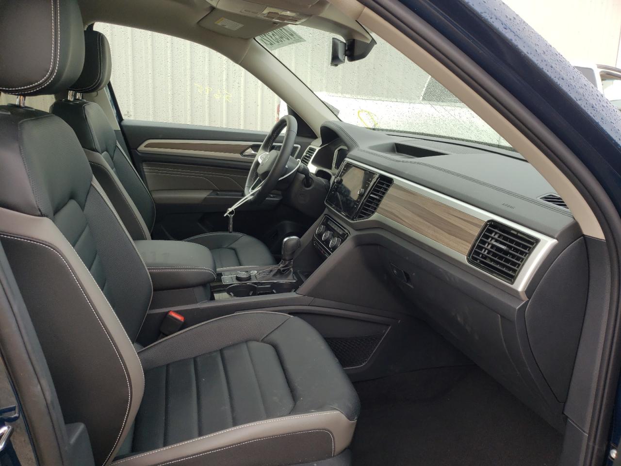 Photo 5 from auction – 2021 VOLKSWAGEN ATLAS SEL with VIN 1V2TR2CA0MC599732