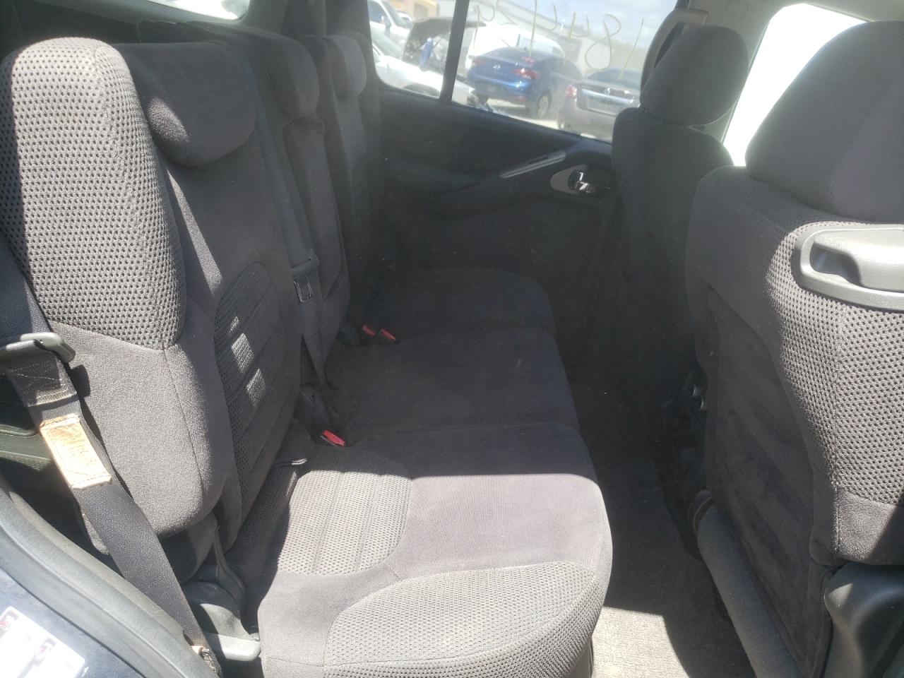 Photo 6 from auction – 2005 NISSAN PATHFINDER with VIN 5N1AR18U35C779211