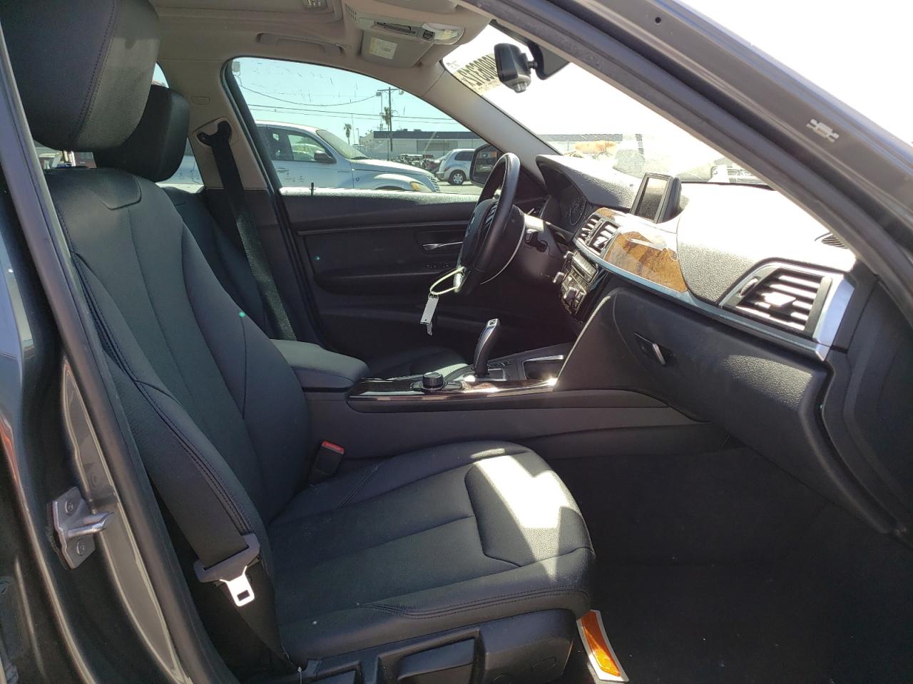 Photo 5 from auction – 2016 BMW 320 XI with VIN WBA8E5G56GNT41058