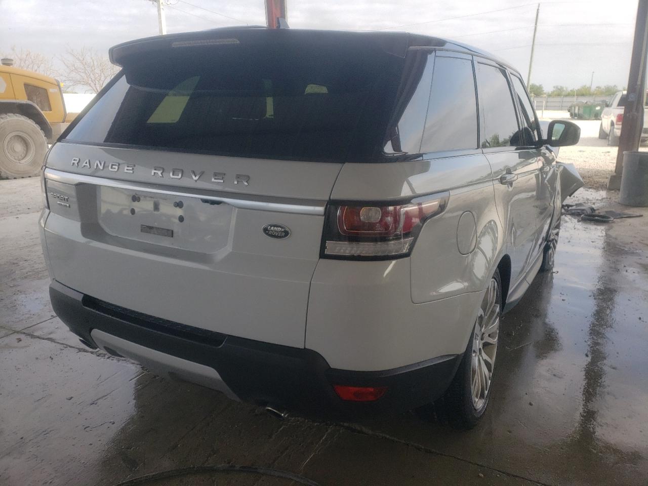 Photo 4 from auction – 2016 LAND ROVER RANGE ROVE with VIN SALWR2KF0GA641594