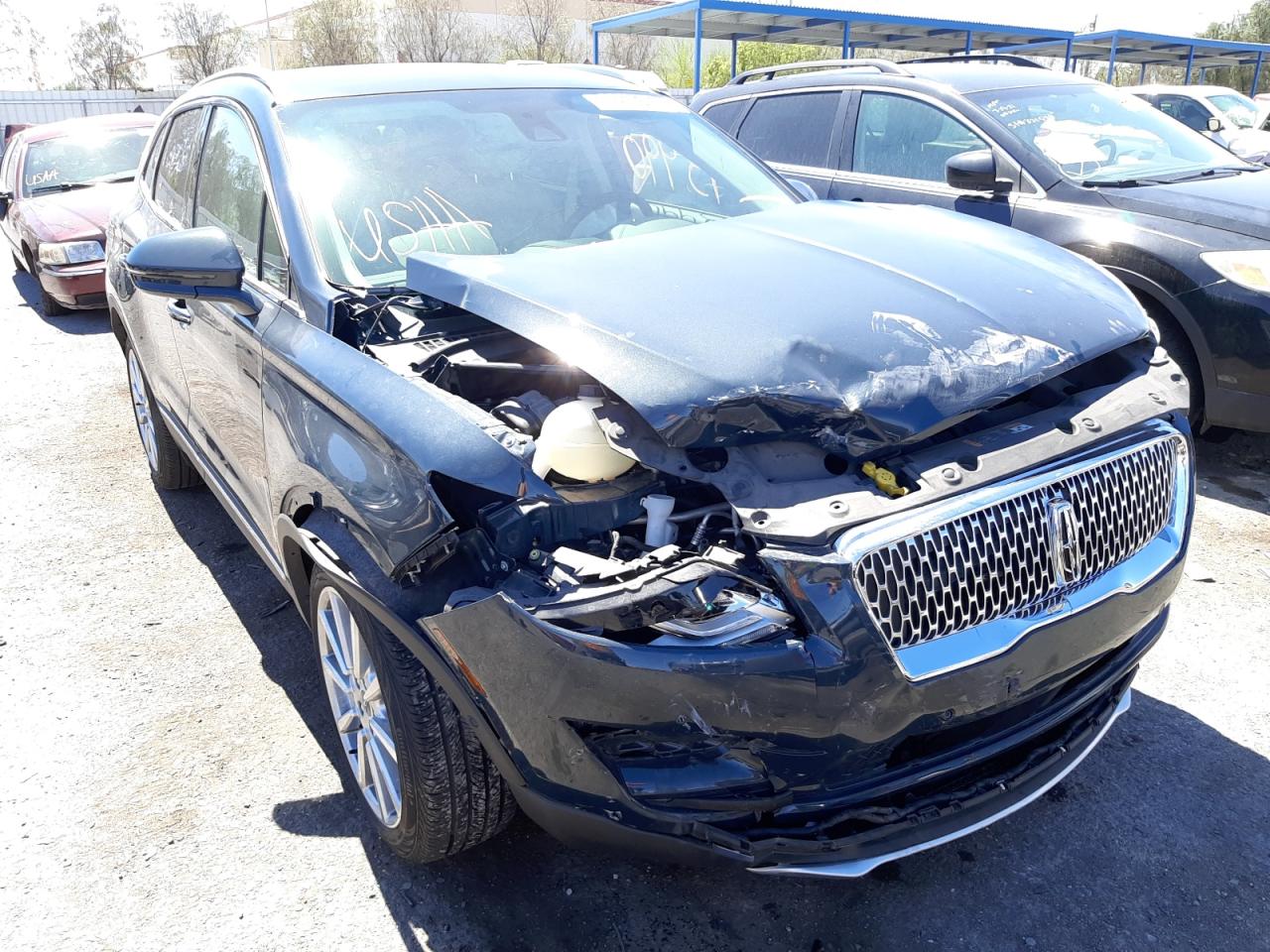 LINCOLN MKC RESERV 2019 with VIN 5LMCJ3C96KUL03827 - Photo from auction