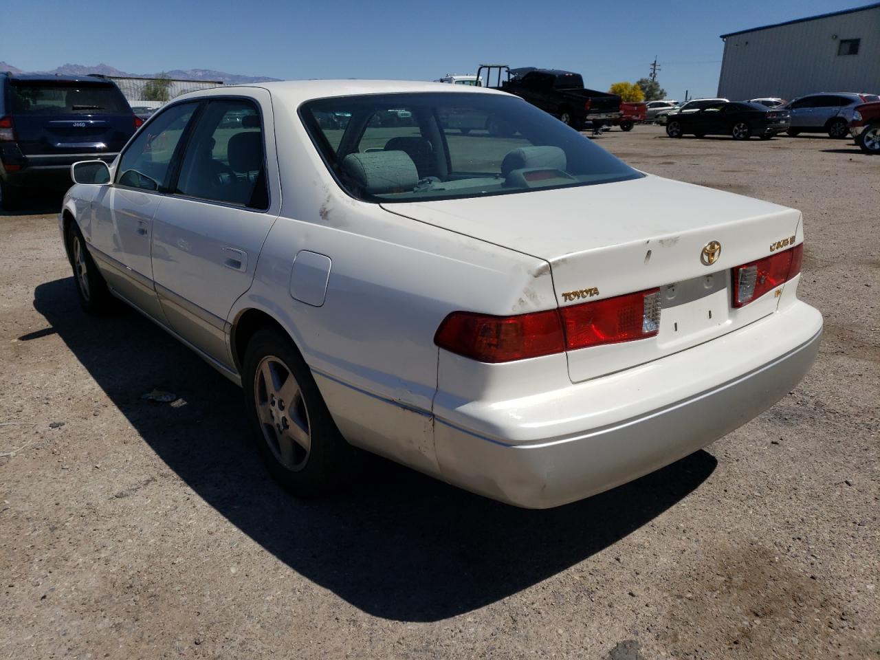 Photo 3 from auction – 2001 TOYOTA CAMRY CE with VIN JT2BF22K010290980