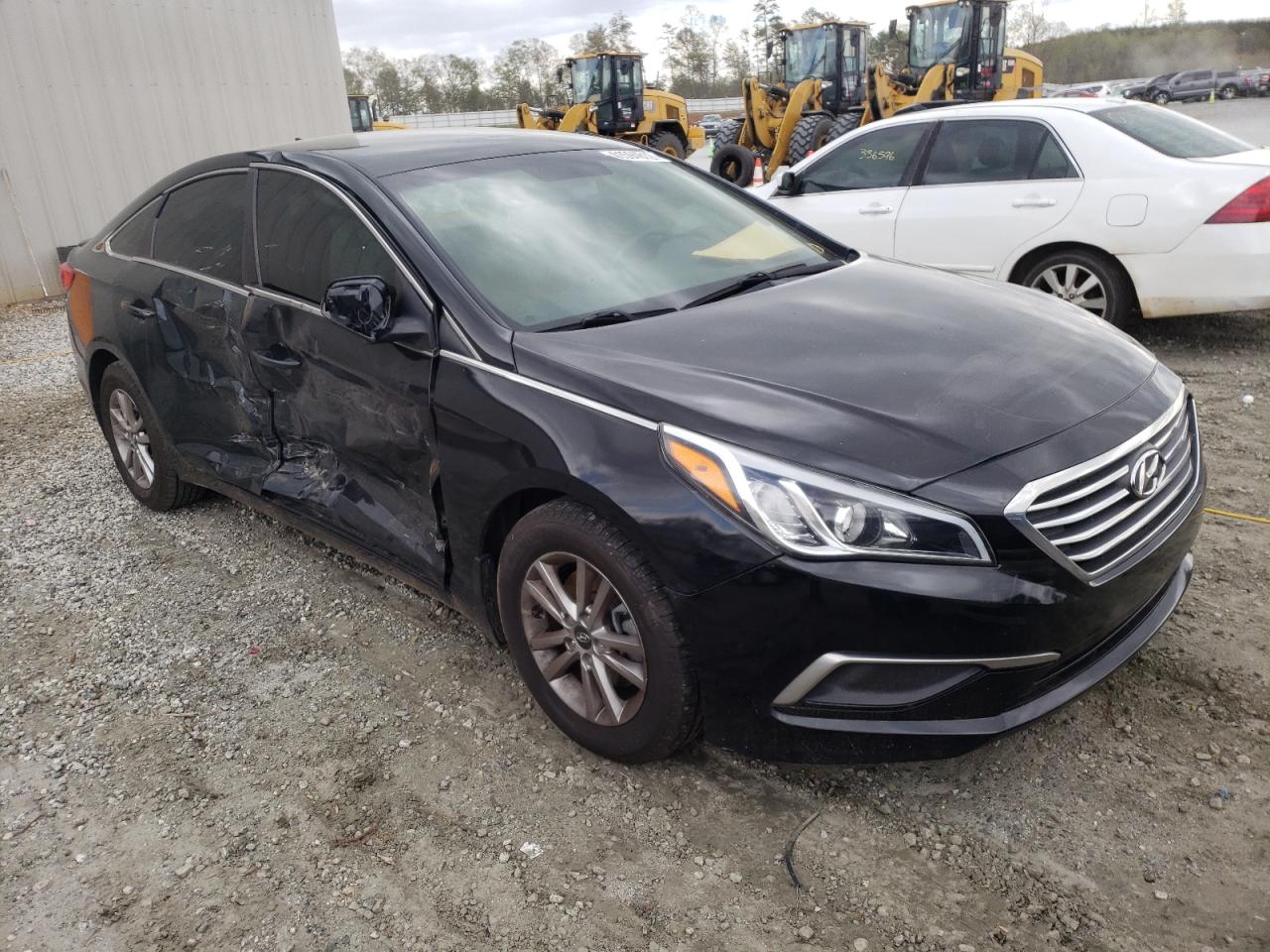 HYUNDAI SONATA SE 2017 with VIN 5NPE24AF4HH490418 - Photo from auction