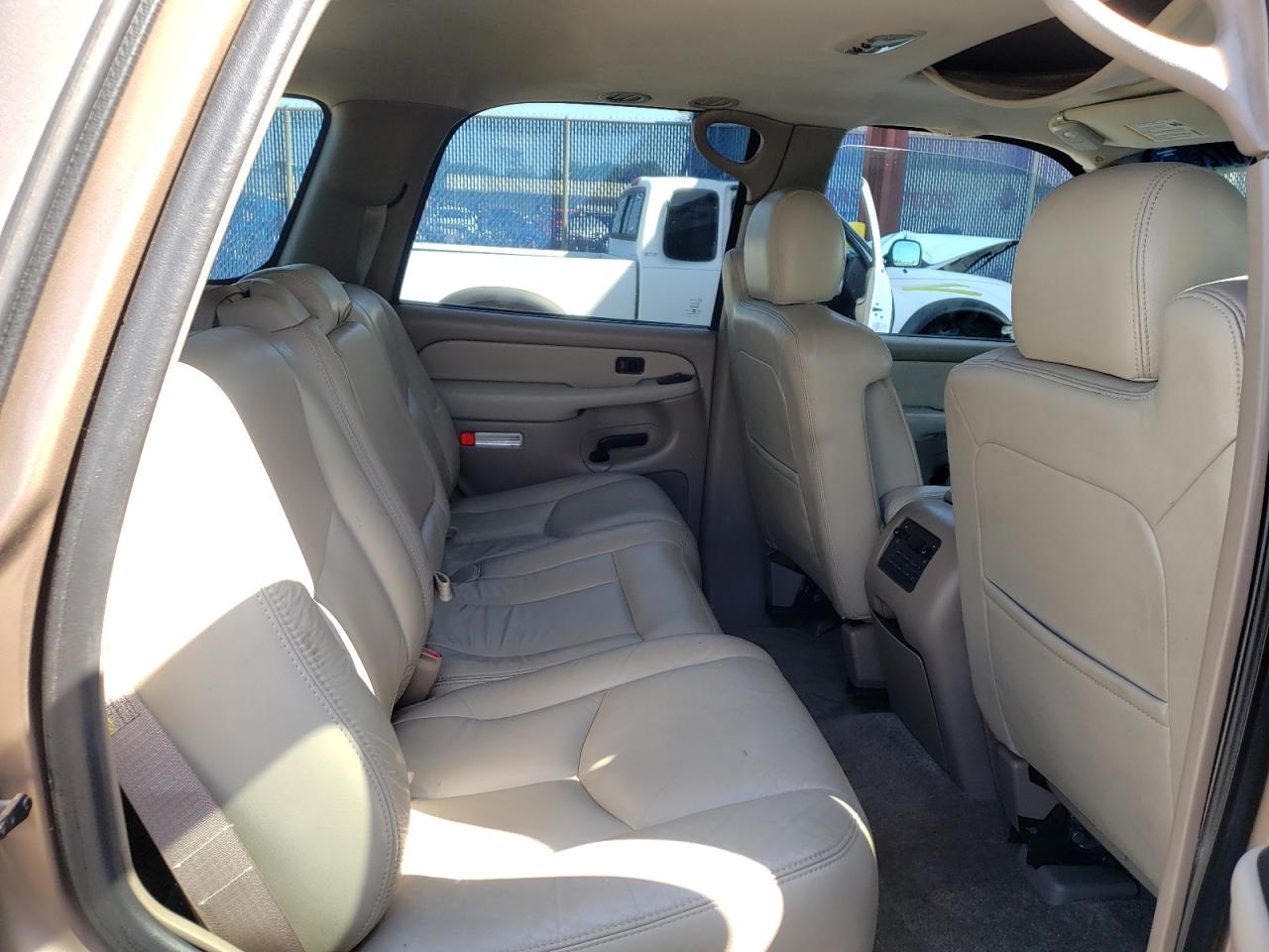 Photo 6 from auction – 2003 GMC YUKON with VIN 1GKEC13Z53R267264