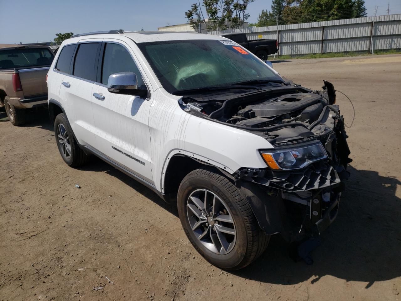 JEEP GRAND CHER 2017 with VIN 1C4RJFBG1HC695908 - Photo from auction