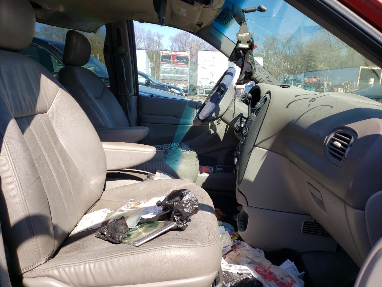 Photo 5 from auction – 2002 CHRYSLER TOWN & COU with VIN 2C8GP74L72R774356
