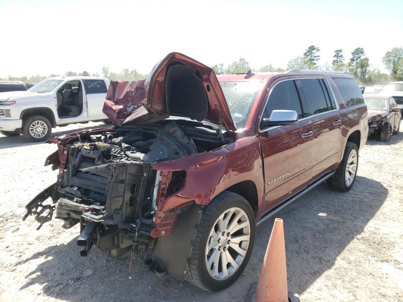Photo 2 from auction – 2020 CHEVROLET SUBURBAN C with VIN 1GNSCJKC2LR134044