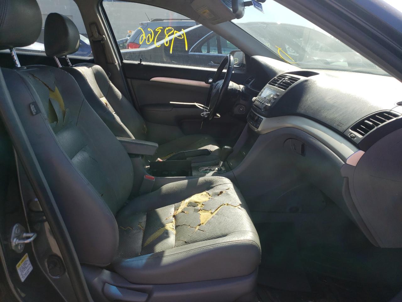 Photo 5 from auction – 2004 ACURA TSX with VIN JH4CL96874C033134