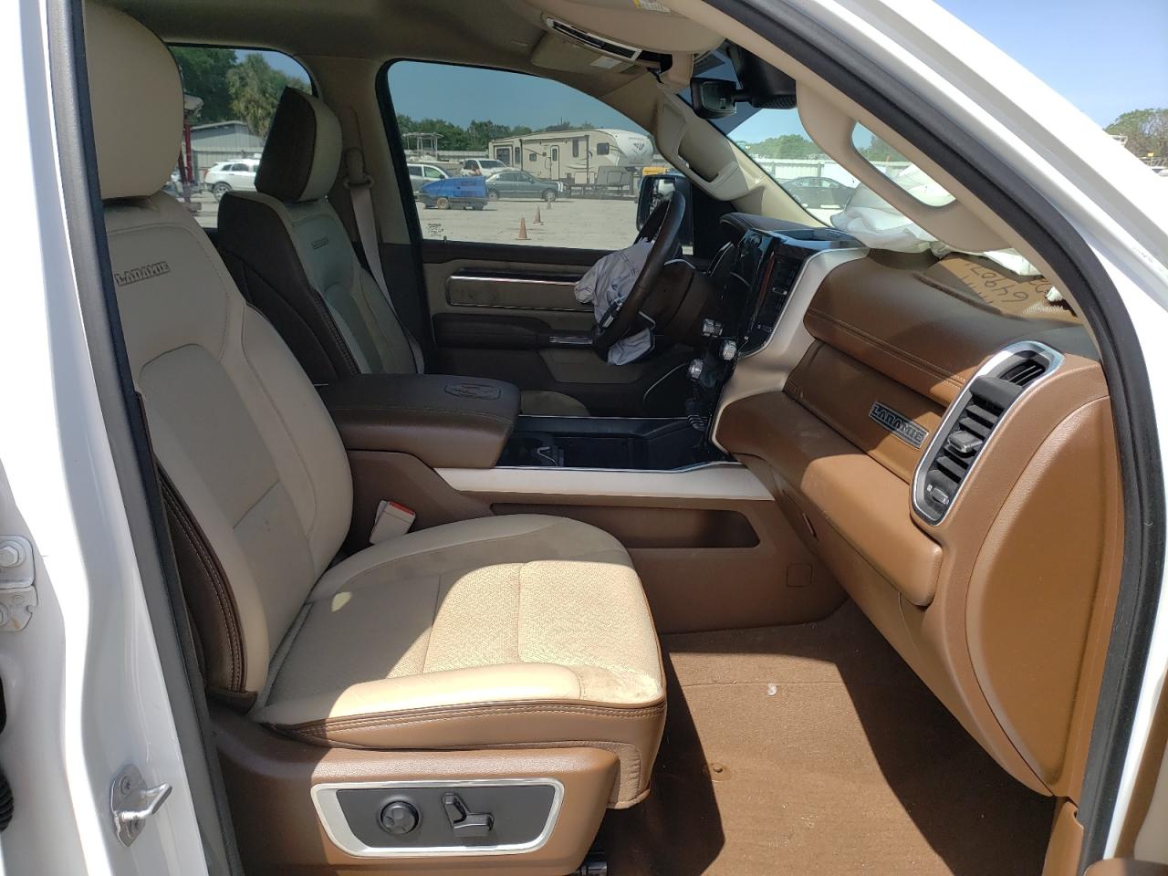 Photo 5 from auction – 2019 RAM 1500 LARAM with VIN 1C6SRFJT2KN861560