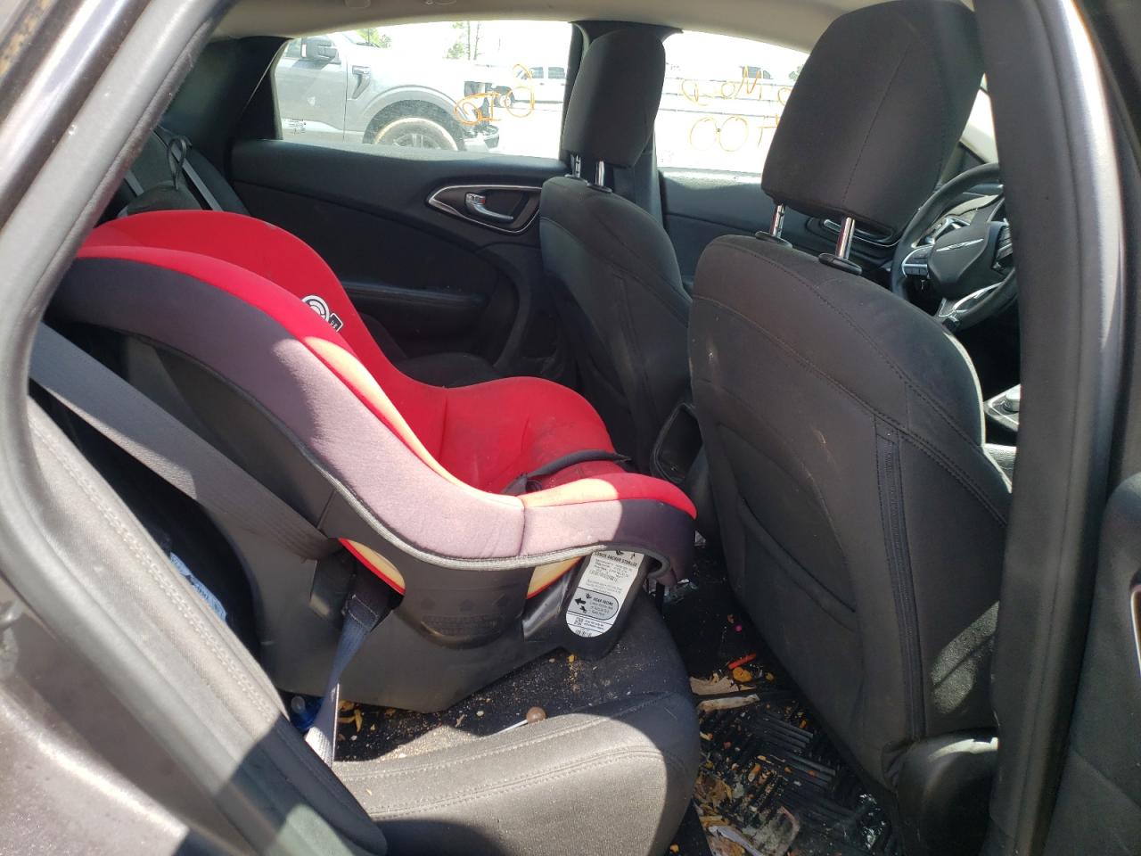Photo 6 from auction – 2015 CHRYSLER 200 LIMITE with VIN 1C3CCCAB5FN751973