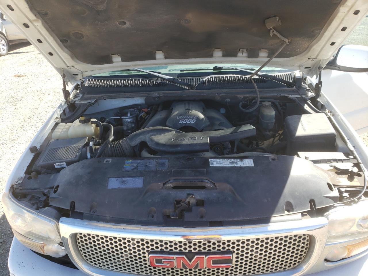 Photo 7 from auction – 2001 GMC DENALI with VIN 1GKEK63U01J316905