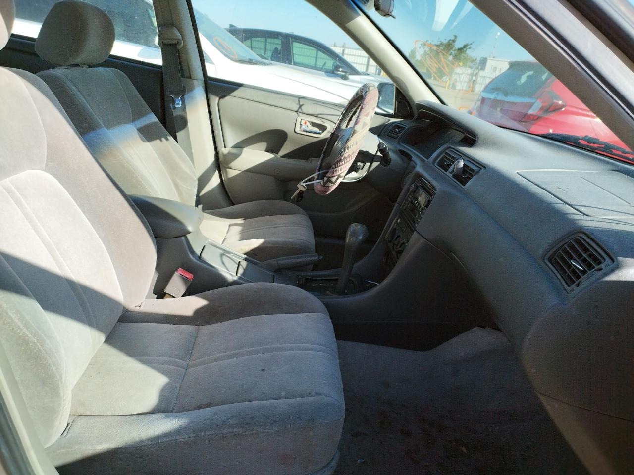 Photo 5 from auction – 2001 TOYOTA CAMRY CE with VIN JT2BF22K610300654