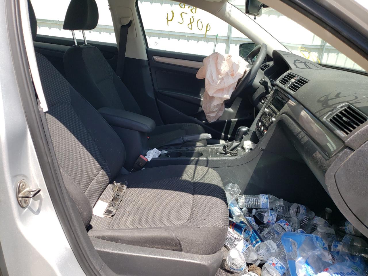 Photo 5 from auction – 2013 VOLKSWAGEN PASSAT S with VIN 1VWAP7A33DC057148