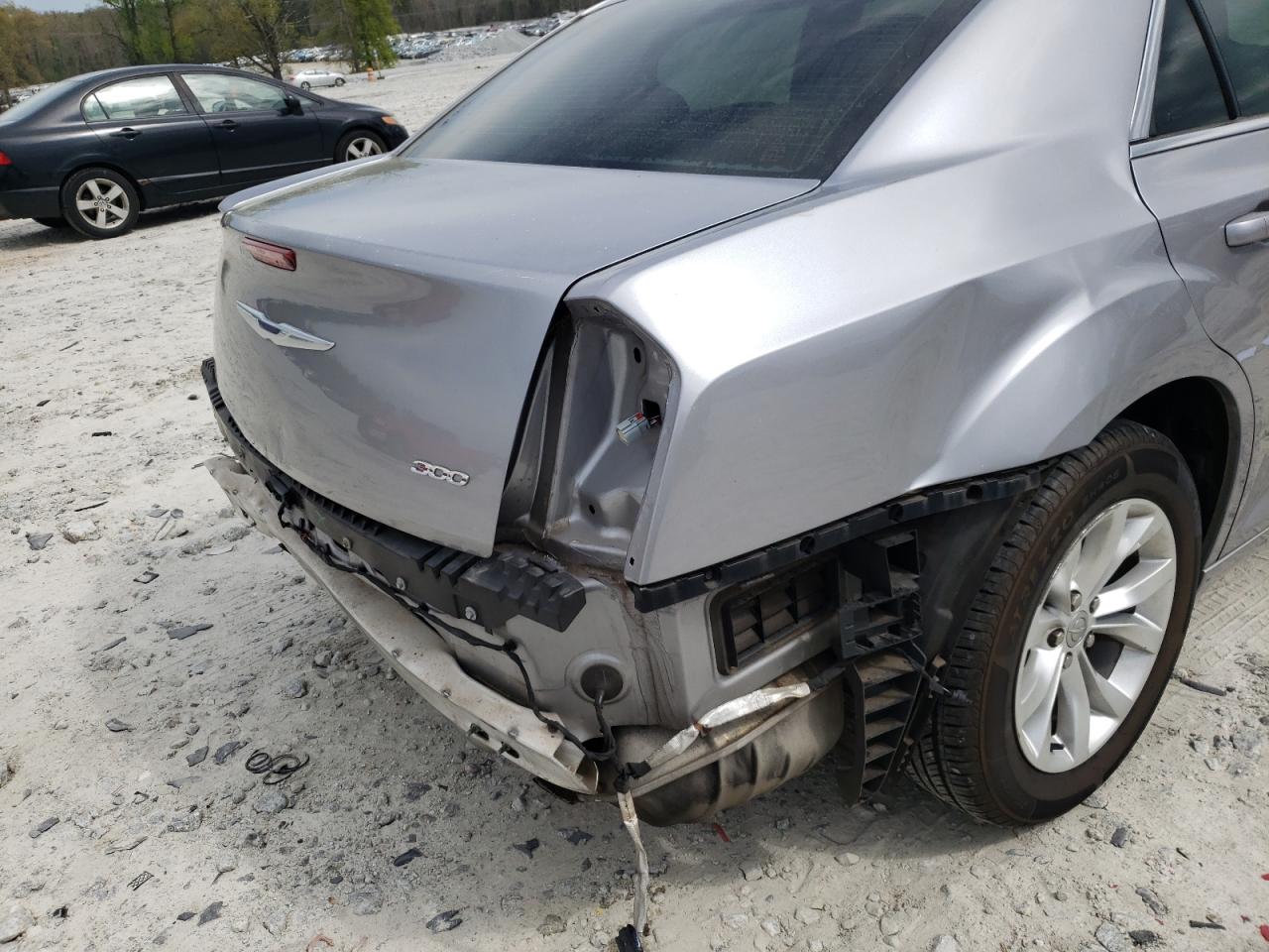 Photo 9 from auction – 2015 CHRYSLER 300 LIMITE with VIN 2C3CCAAG6FH743003
