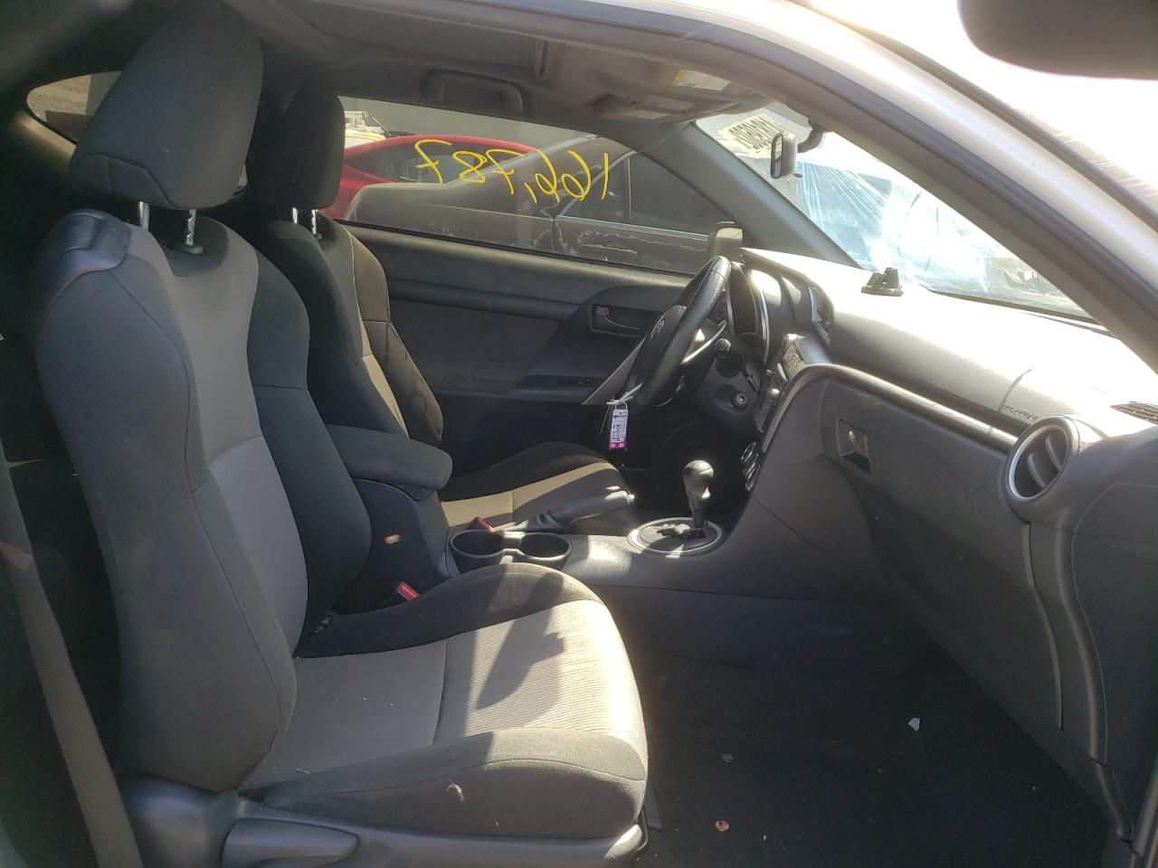 Photo 5 from auction – 2014 TOYOTA SCION TC with VIN JTKJF5C77E3083935