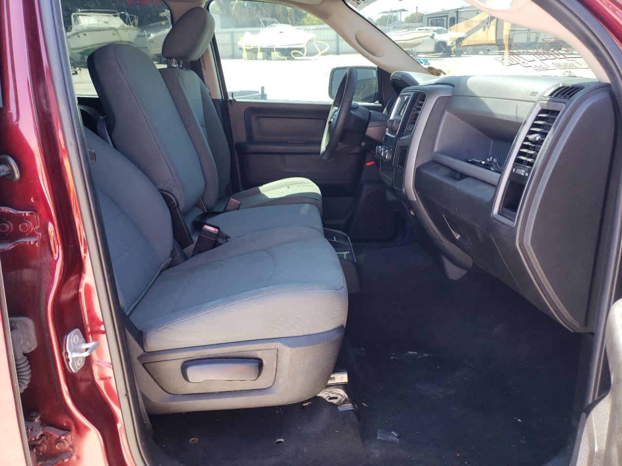 Photo 5 from auction – 2017 RAM 1500 ST with VIN 1C6RR6KG7HS513439
