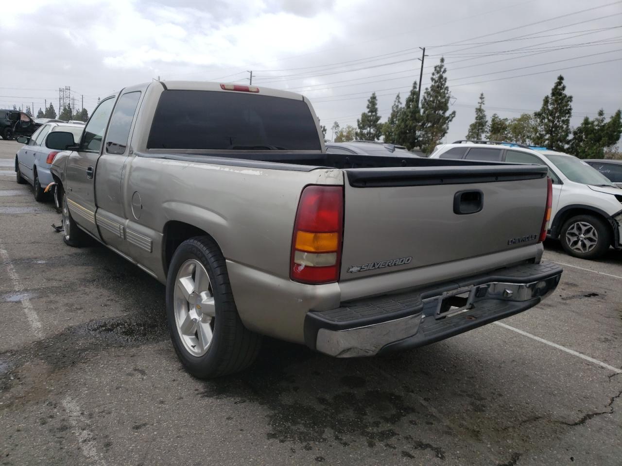 Photo 3 from auction – 2001 CHEVROLET SILVERADO with VIN 2GCEC19V911287958