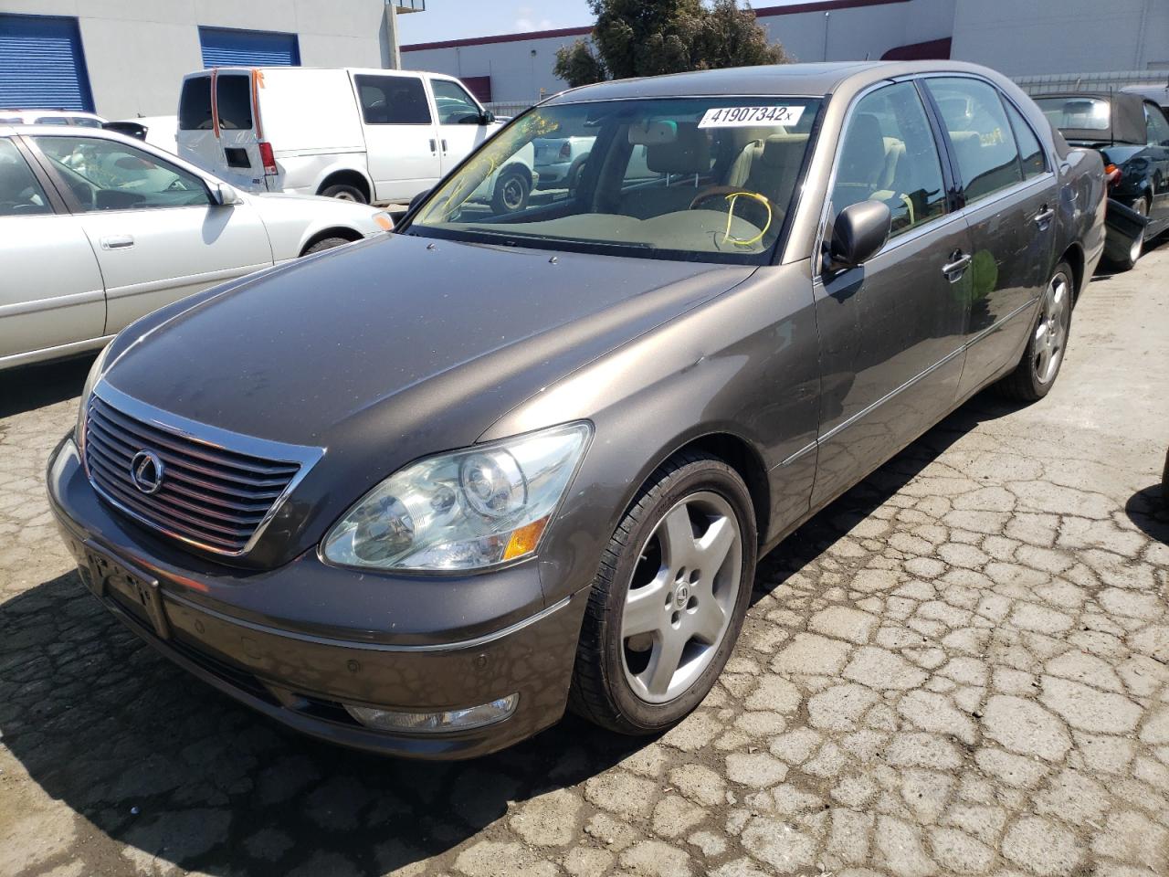 Photo 2 from auction – 2006 LEXUS LS 430 with VIN JTHBN36F065045814