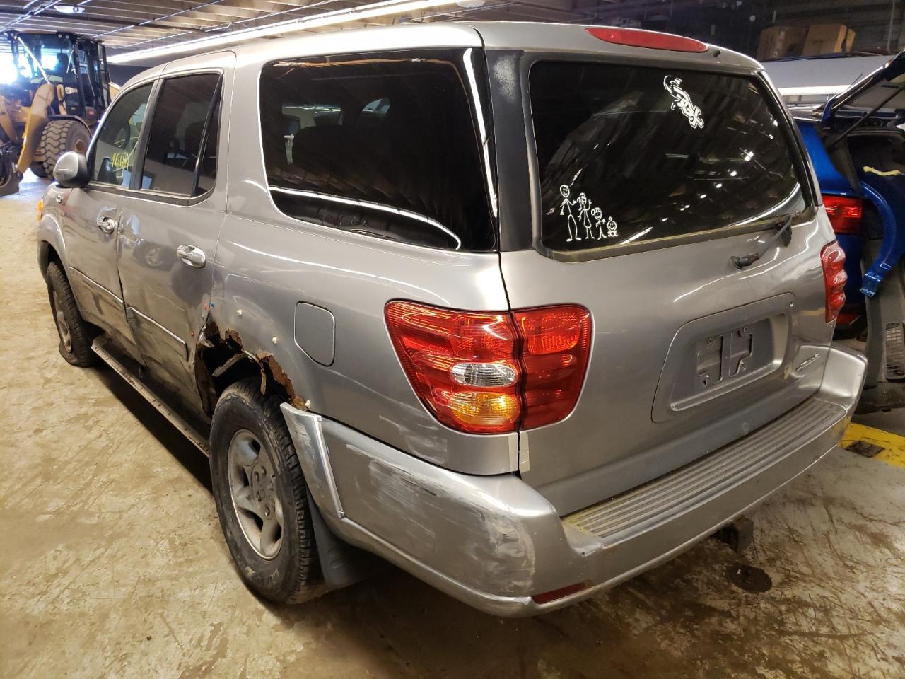 Photo 3 from auction – 2002 TOYOTA SEQUOIA SR with VIN 5TDBT44A02S061942