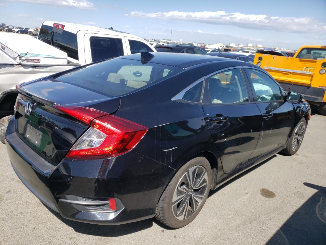 Photo 4 from auction – 2016 HONDA CIVIC EX with VIN 2HGFC1F3XGH648347